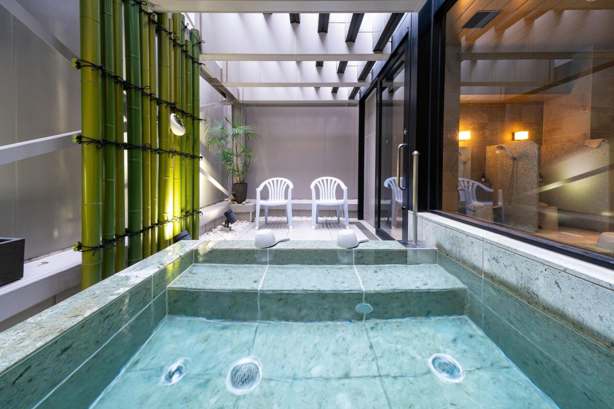 Courtyard By Marriott Osaka Honmachi Hotel Exterior photo